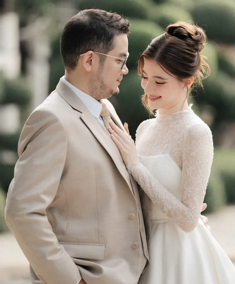 ลูกไม้คอสูง แขนยาว ในสวน